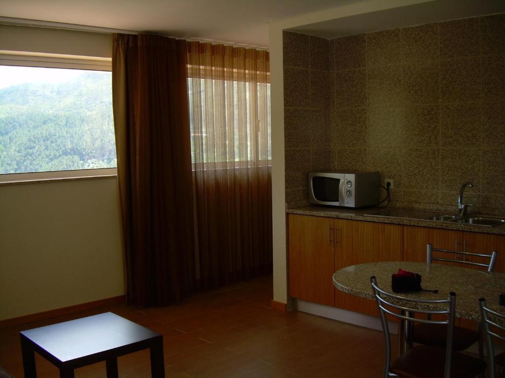Hotel Lagoa Azul Do Geres Bilik gambar